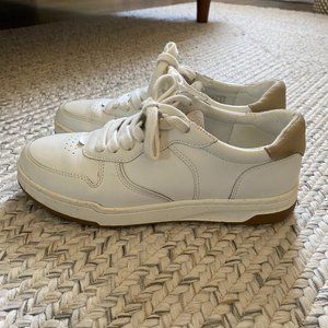 Court Sneakers in White Leather